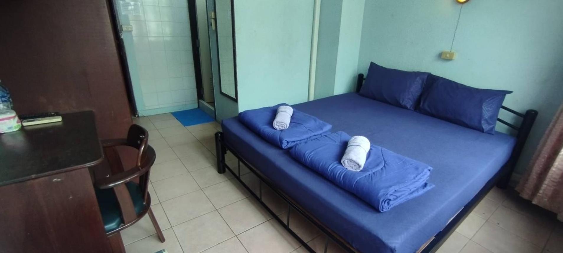 Nat 2 Guest House Банкок Екстериор снимка