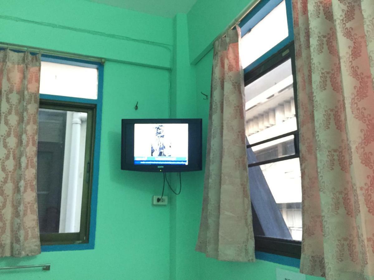 Nat 2 Guest House Банкок Екстериор снимка
