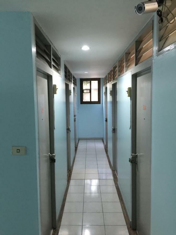Nat 2 Guest House Банкок Екстериор снимка