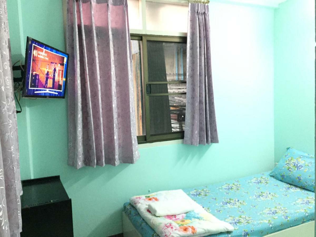 Nat 2 Guest House Банкок Екстериор снимка